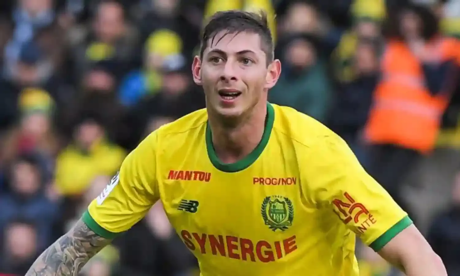 Guernsey police resumes search for missing footballer Emiliano Sala