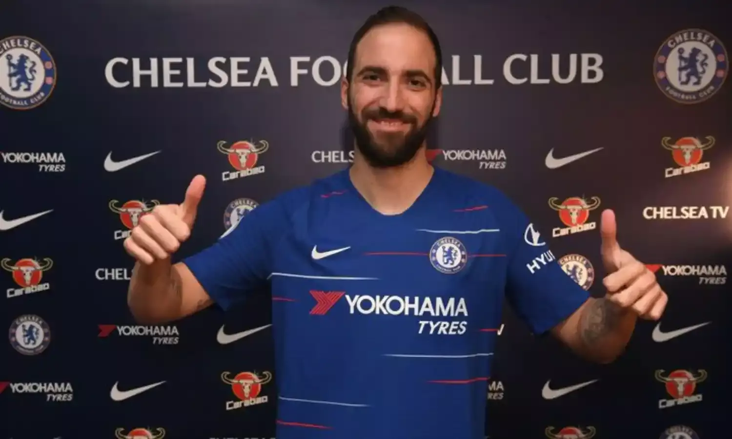 Higuain joins Chelsea on loan from Juventus