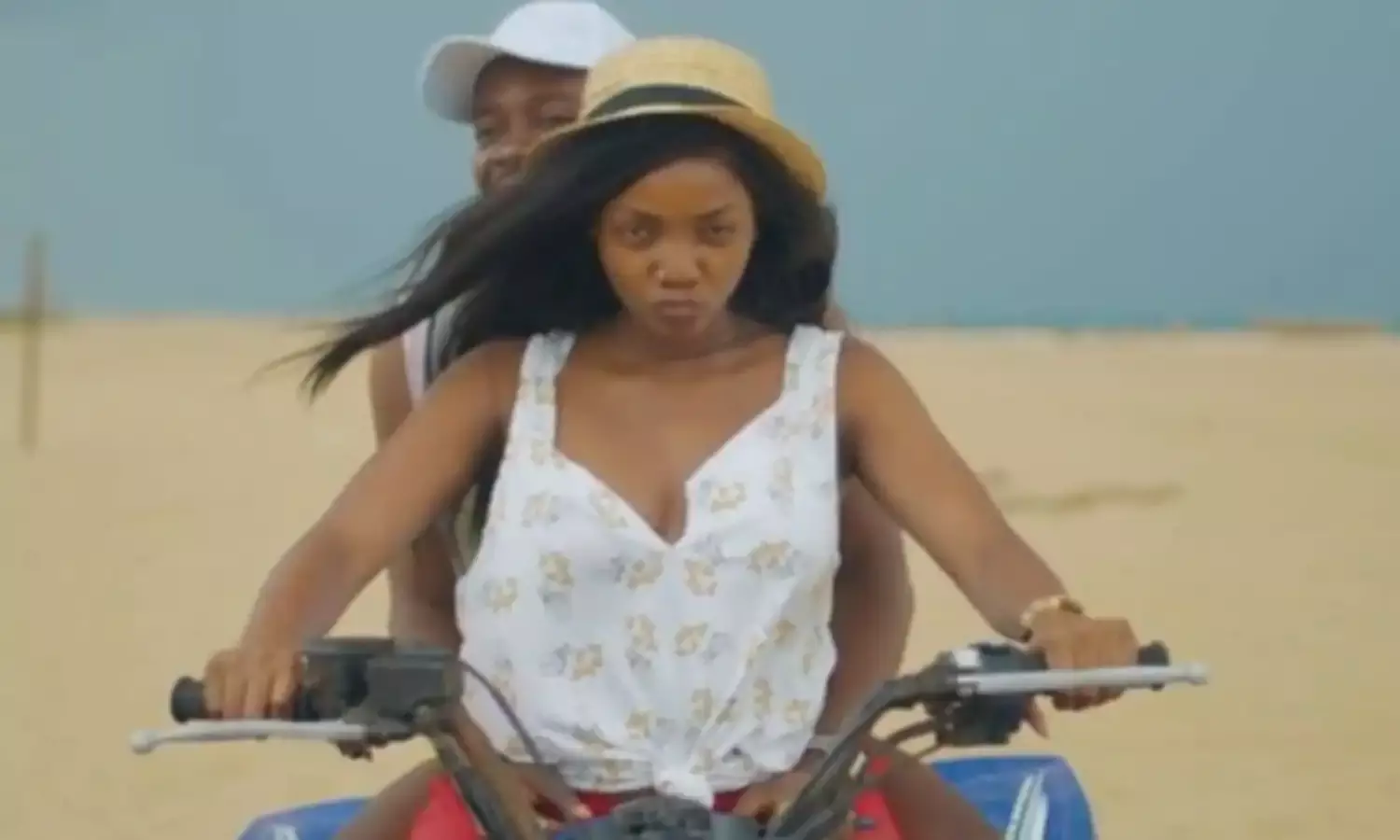 Fans emotional over Adekunle Gold and Simi’s “Promise”