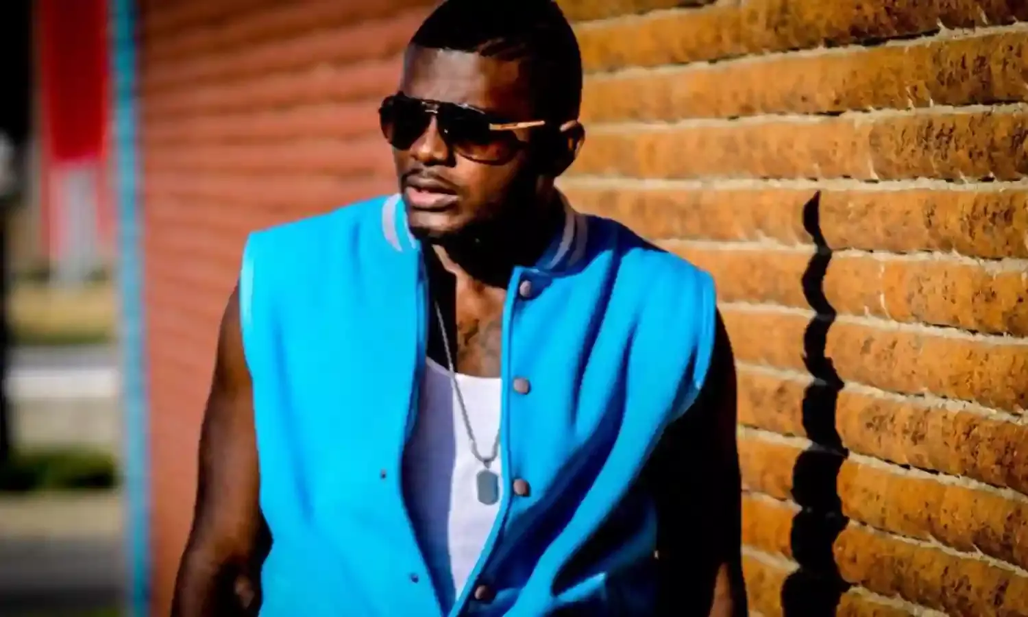 Kelly Handsome drops new single, “Give Them”