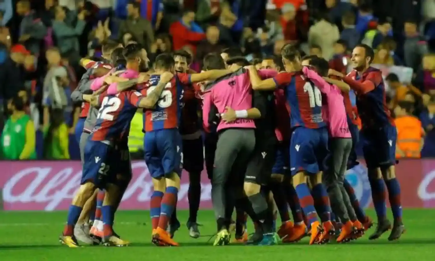 Copa del Rey: Barca lose to Levante but late goal boosts second-leg hopes