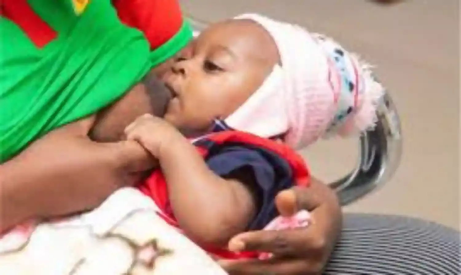 Pediatrician advises mothers on exclusive breastfeeding for babies