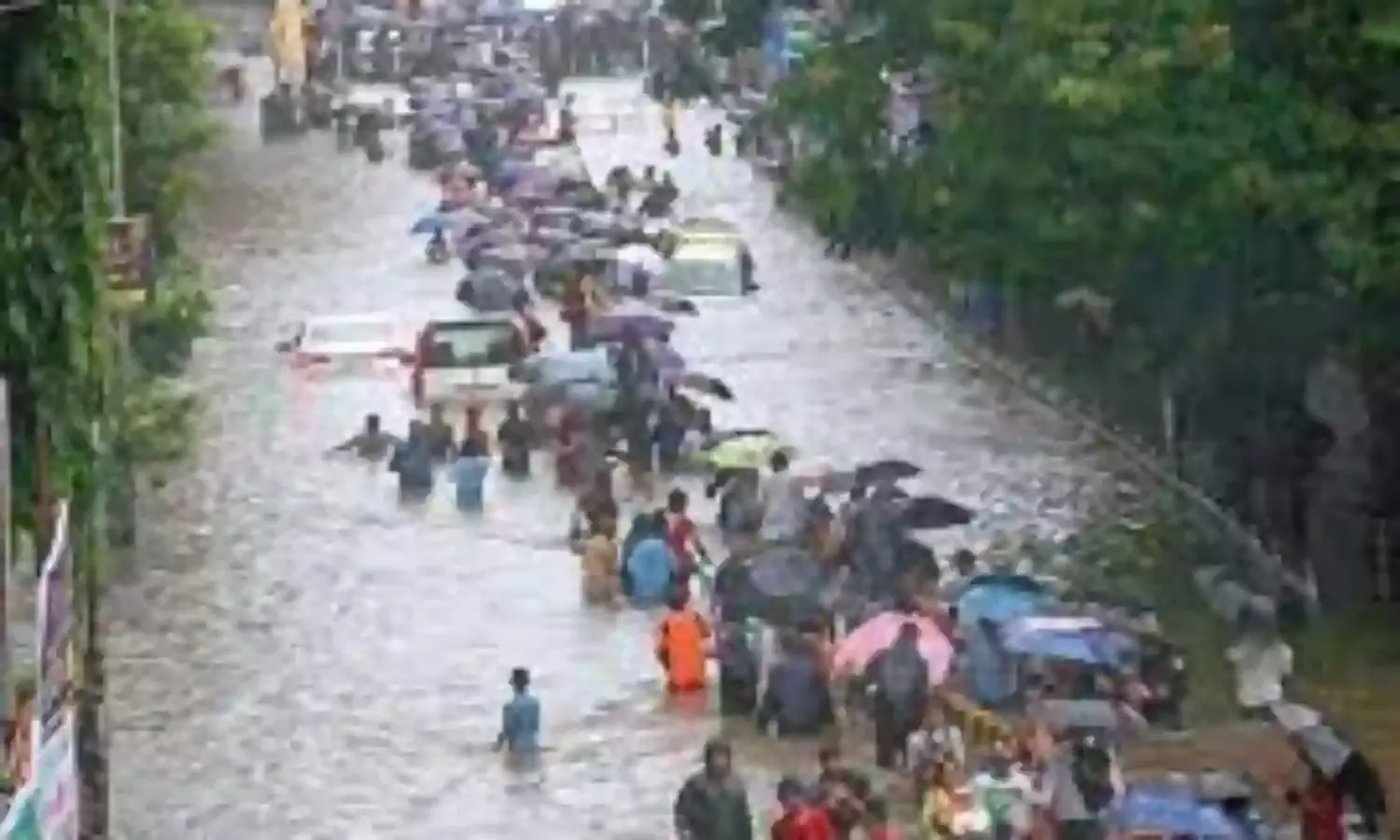 16 persons die in flash floods in Indian hill states
