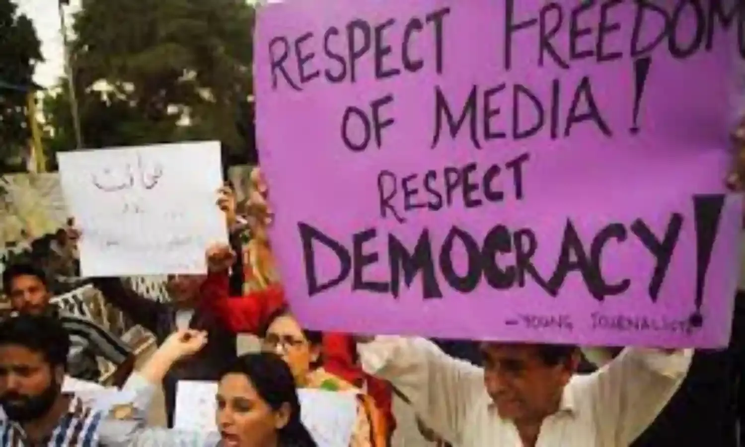 Pakistani journalists rally against new law undermining press freedom