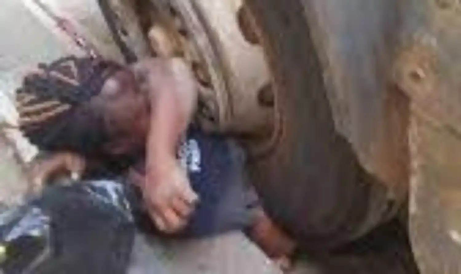 Truck crushes 3 to death