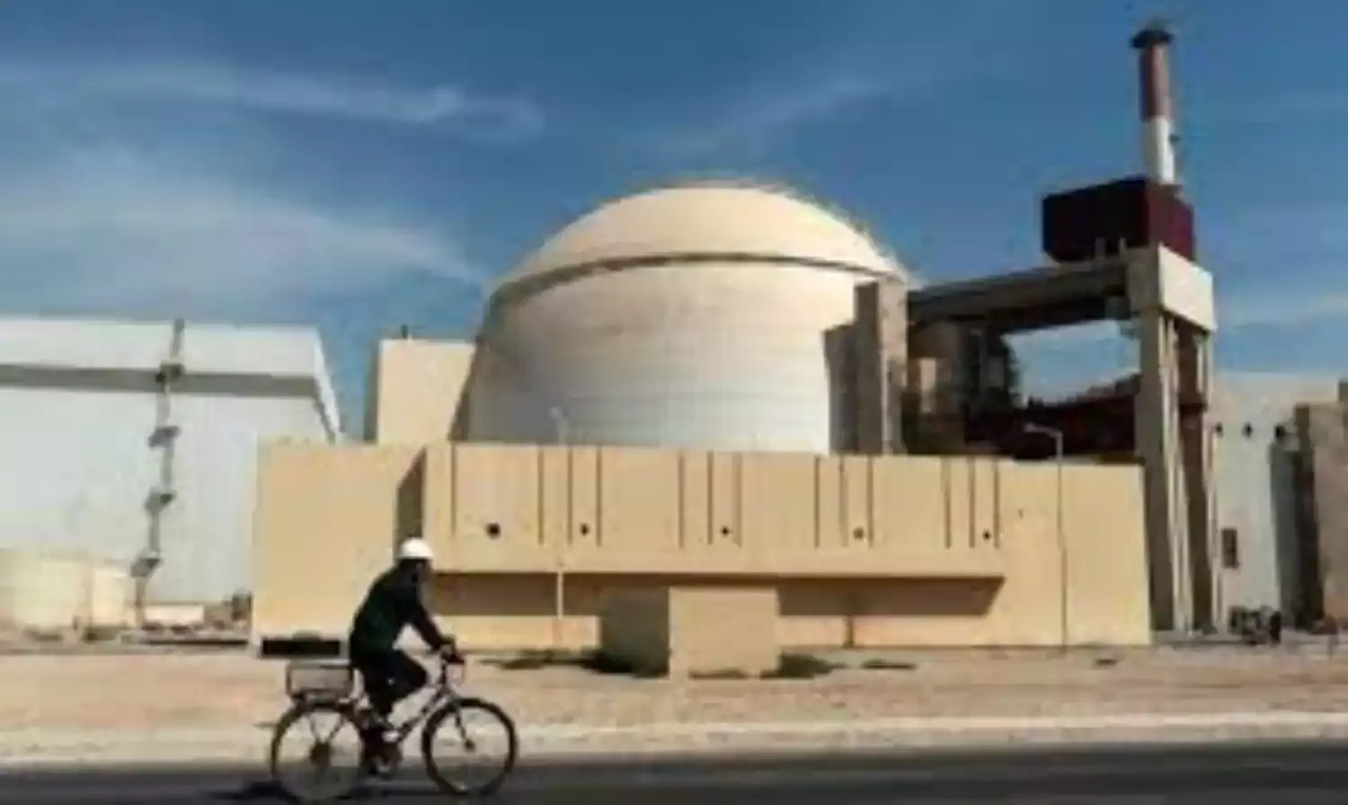 Iranian nuclear power plant shut for technical reasons