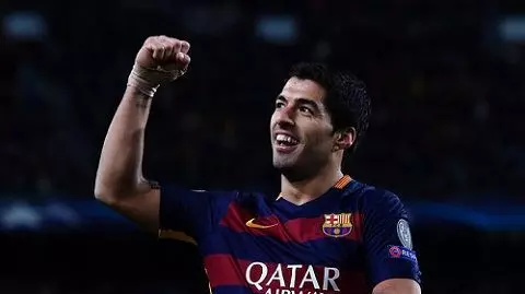 FC Barcelona striker Suarez to miss two weeks for knee treatment