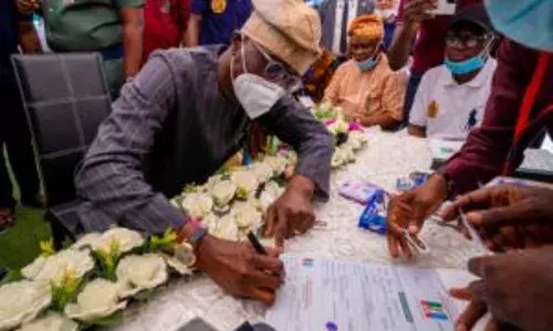 Sanwo-Olu Revalidates APC Membership