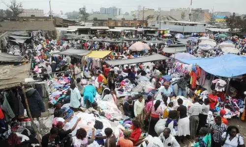 Valentine: Traders in fairly used red clothes express satisfaction over profit