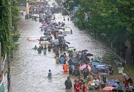 16 persons die in flash floods in Indian hill states