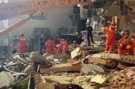 8 dead, 9 missing in hotel collapse in eastern China