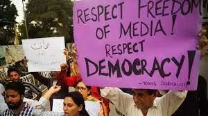 Pakistani journalists rally against new law undermining press freedom